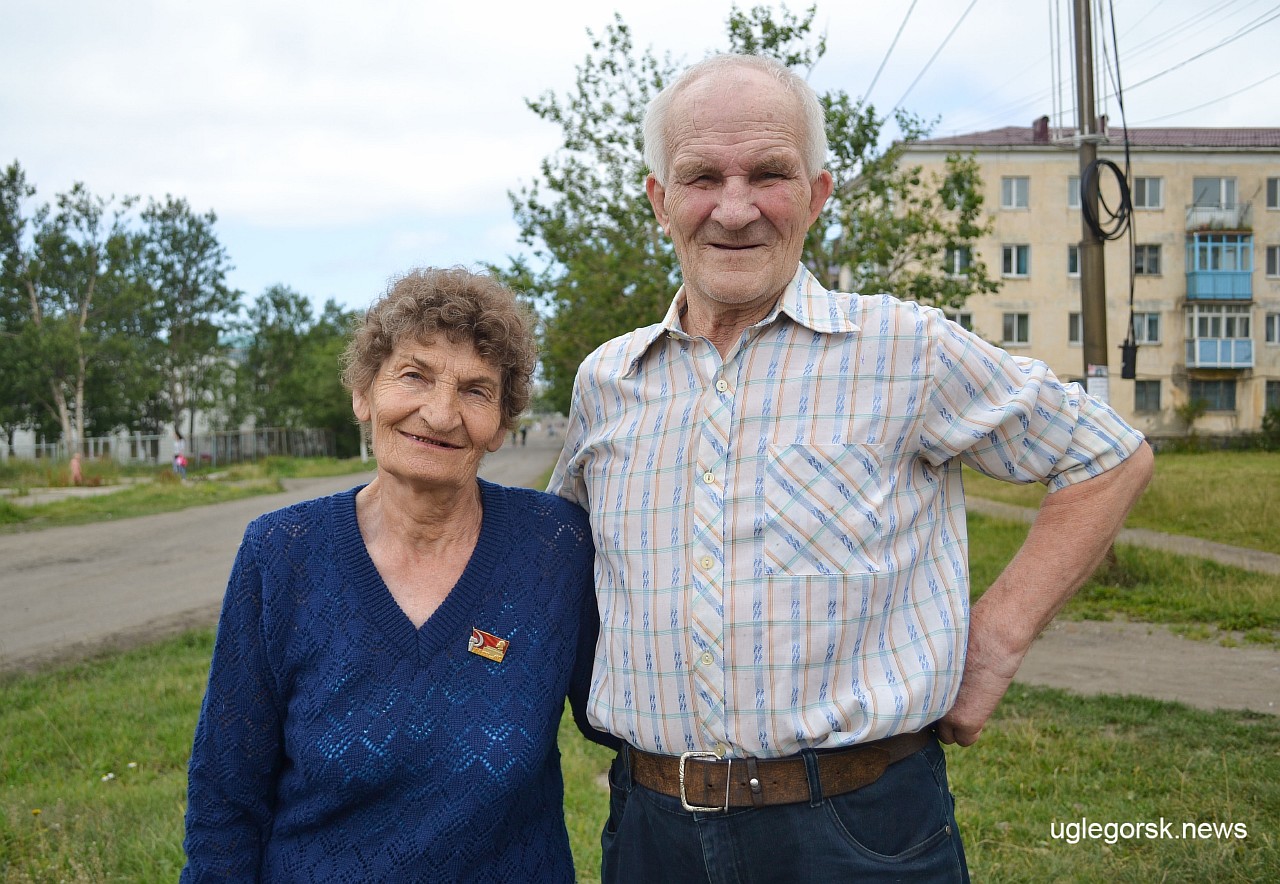 Супруги Людмила и Владимир Долгобородовы более 30 лет переходили с одной строительной площадки на другую, а вместе прожили 53 года